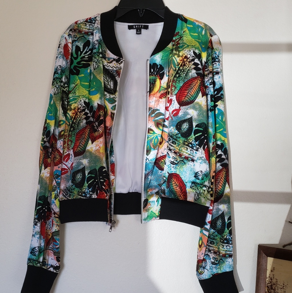 Cropped Jacket.